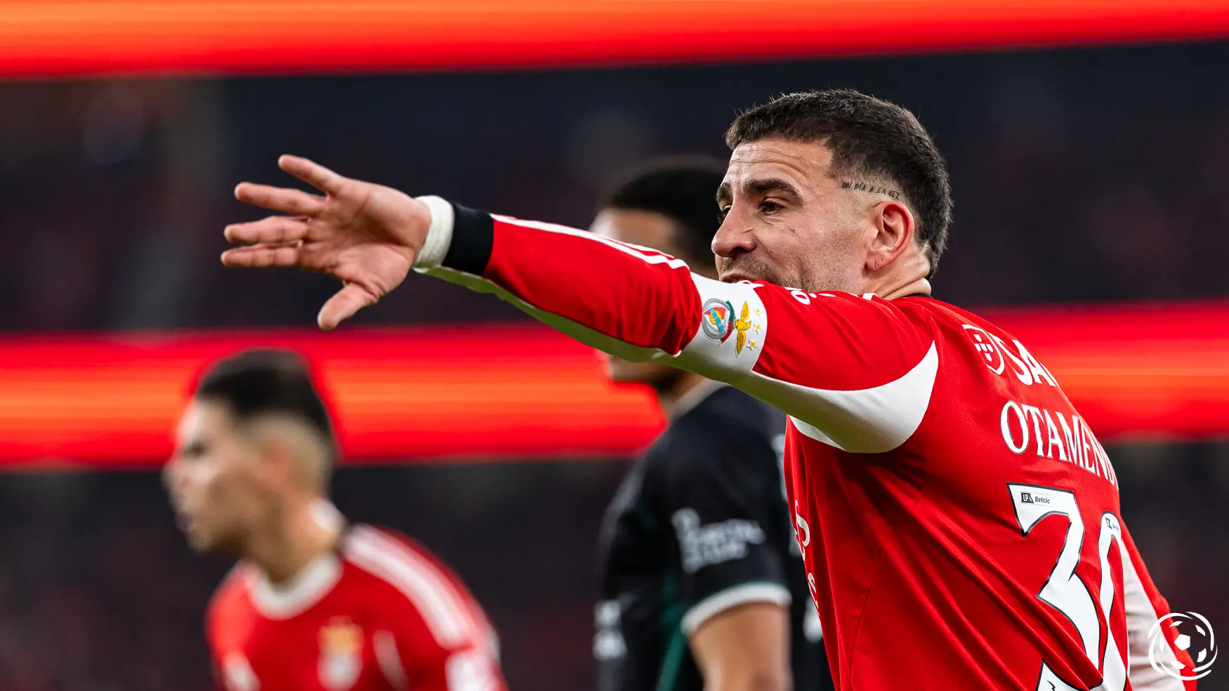 Nico Otamendi em final de contrato no Benfica: eis o ponto de situação
